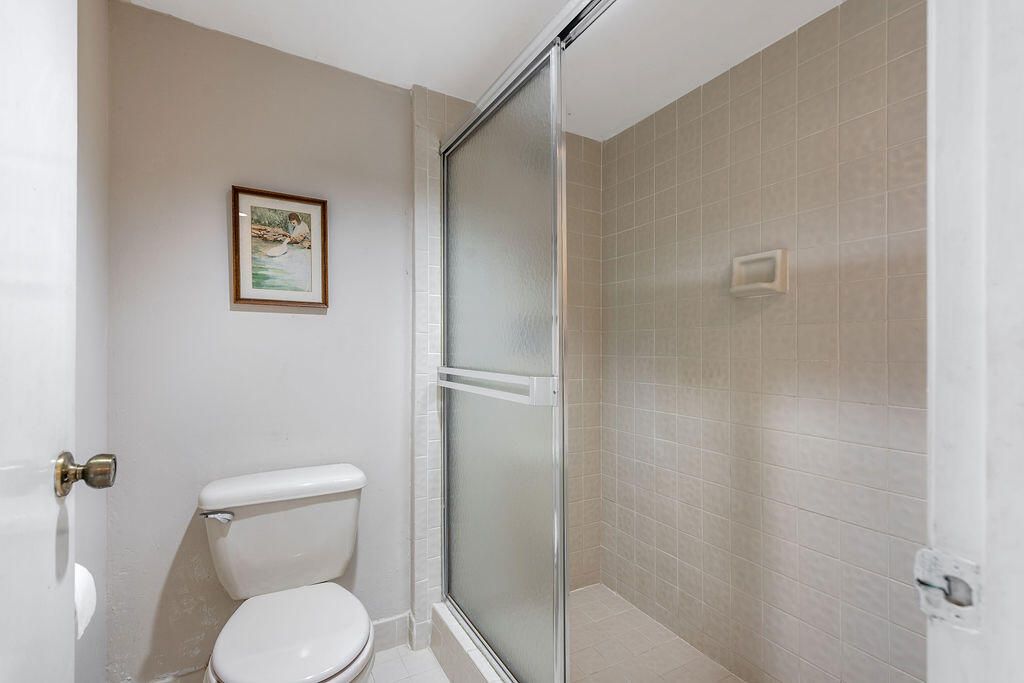 待售: $299,000 (2 贝兹, 2 浴室, 1728 平方英尺)