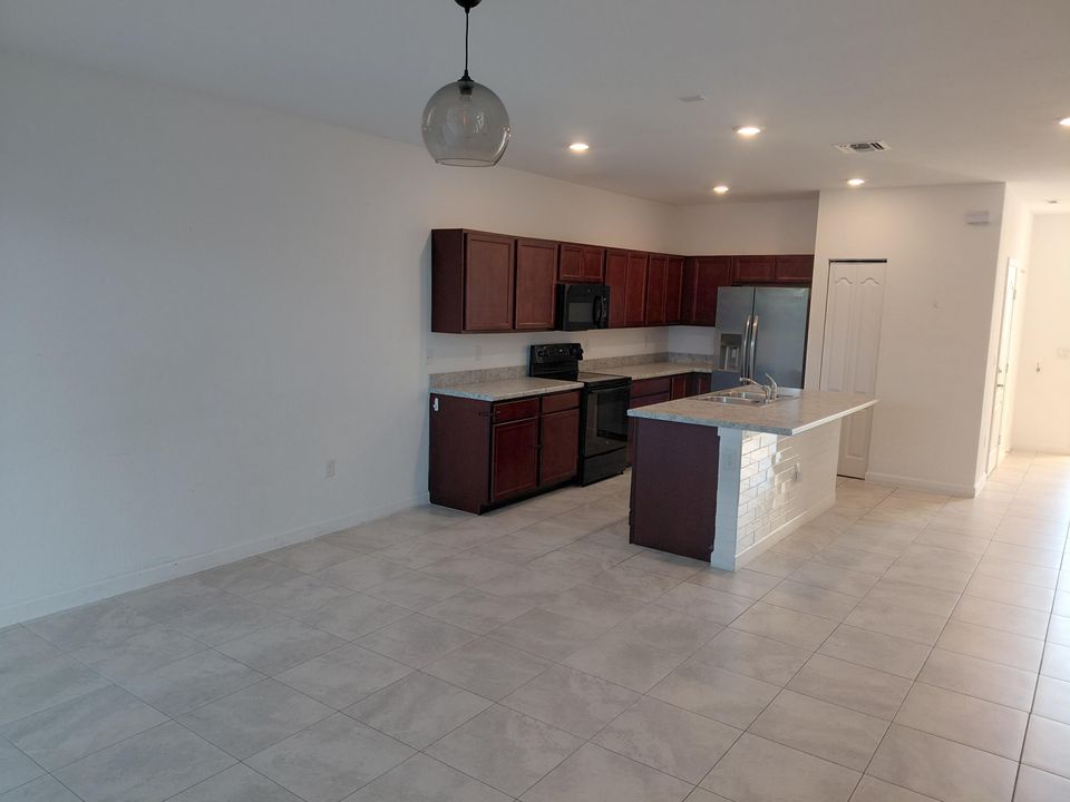 待售: $280,800 (2 贝兹, 2 浴室, 1500 平方英尺)