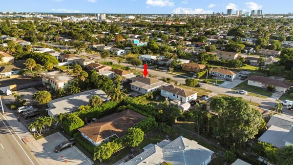 待售: $398,000 (5 贝兹, 2 浴室, 1900 平方英尺)