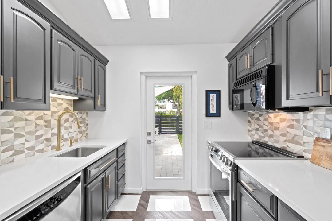 待售: $2,295,000 (4 贝兹, 3 浴室, 2689 平方英尺)