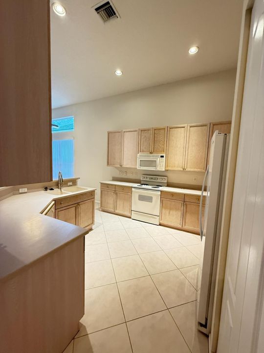 На продажу: $535,000 (3 спален, 2 ванн, 2343 Квадратных фут)