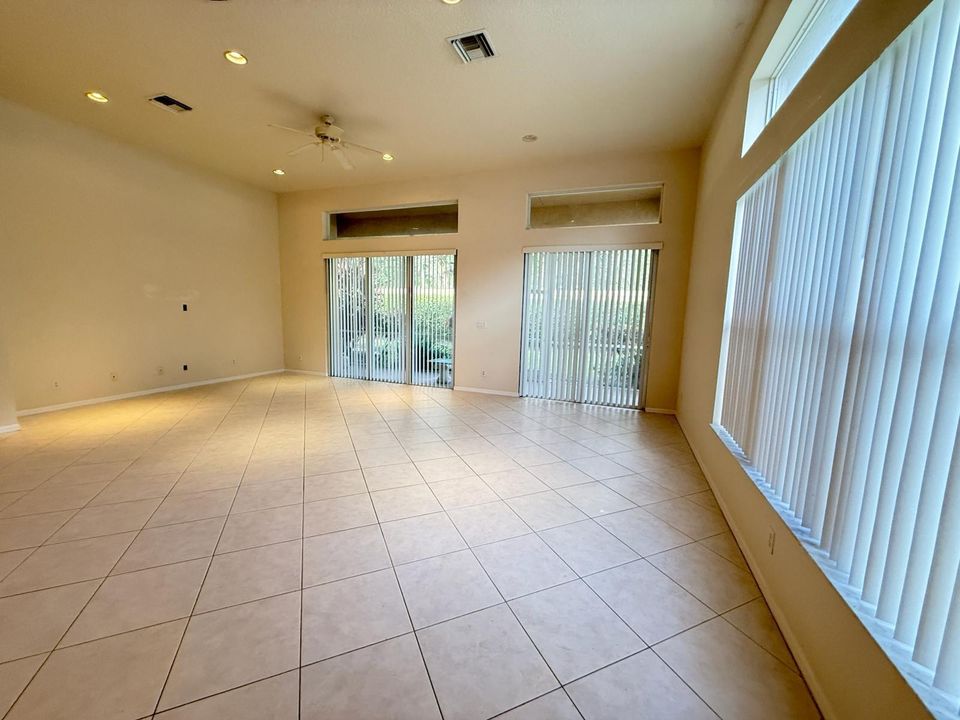 На продажу: $535,000 (3 спален, 2 ванн, 2343 Квадратных фут)