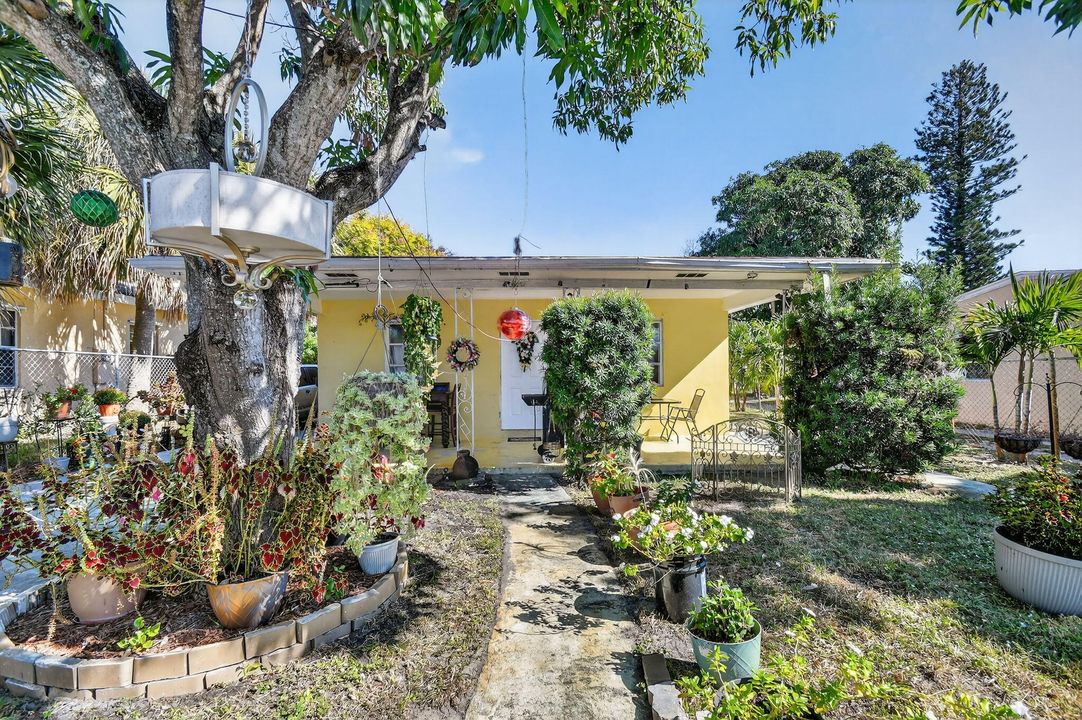 For Sale: $549,900 (0 beds, 0 baths, 1600 Square Feet)