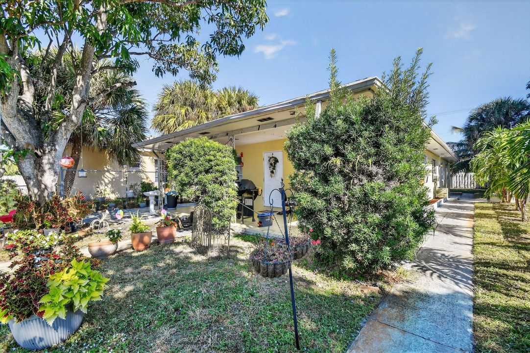 For Sale: $549,900 (0 beds, 0 baths, 1600 Square Feet)