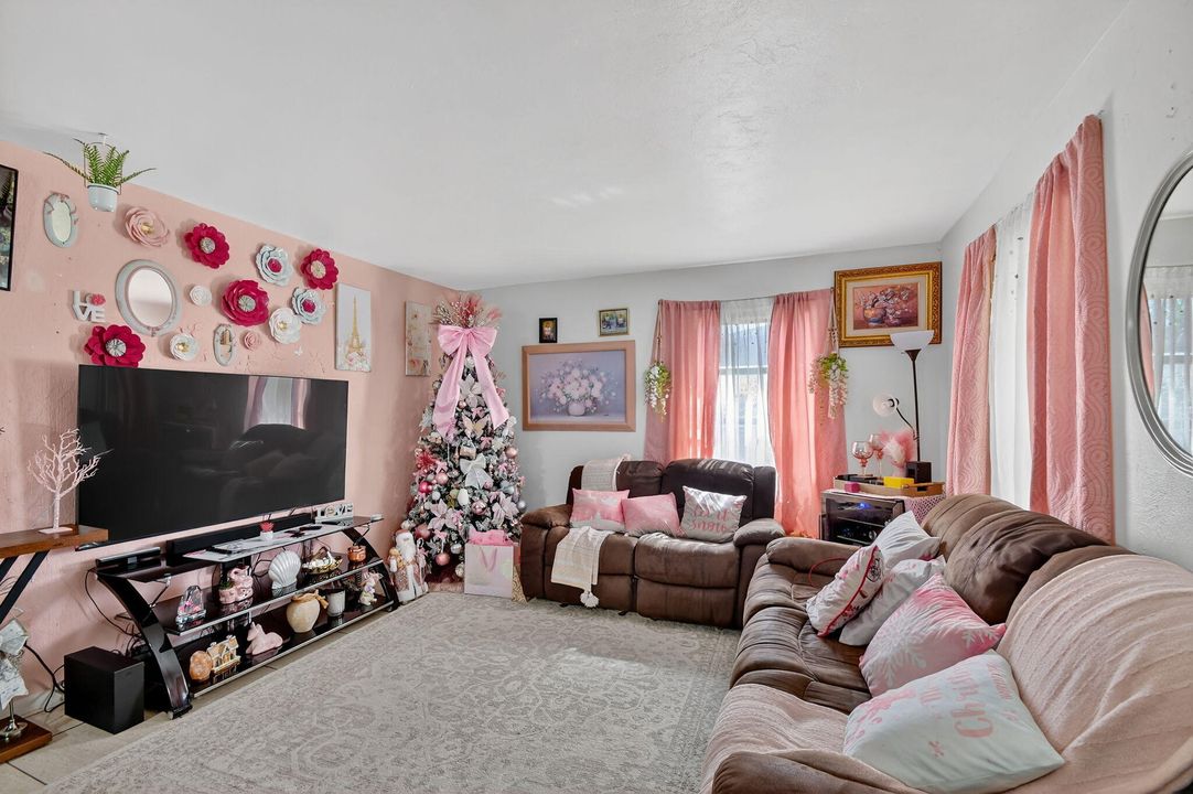 For Sale: $549,900 (0 beds, 0 baths, 1600 Square Feet)