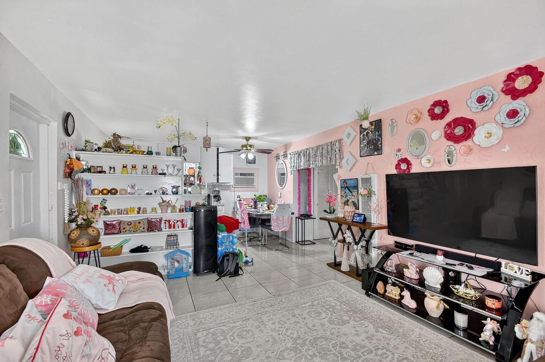 For Sale: $549,900 (0 beds, 0 baths, 1600 Square Feet)