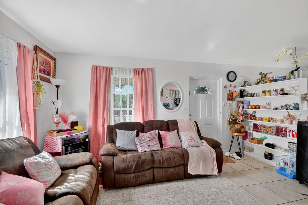 For Sale: $549,900 (0 beds, 0 baths, 1600 Square Feet)