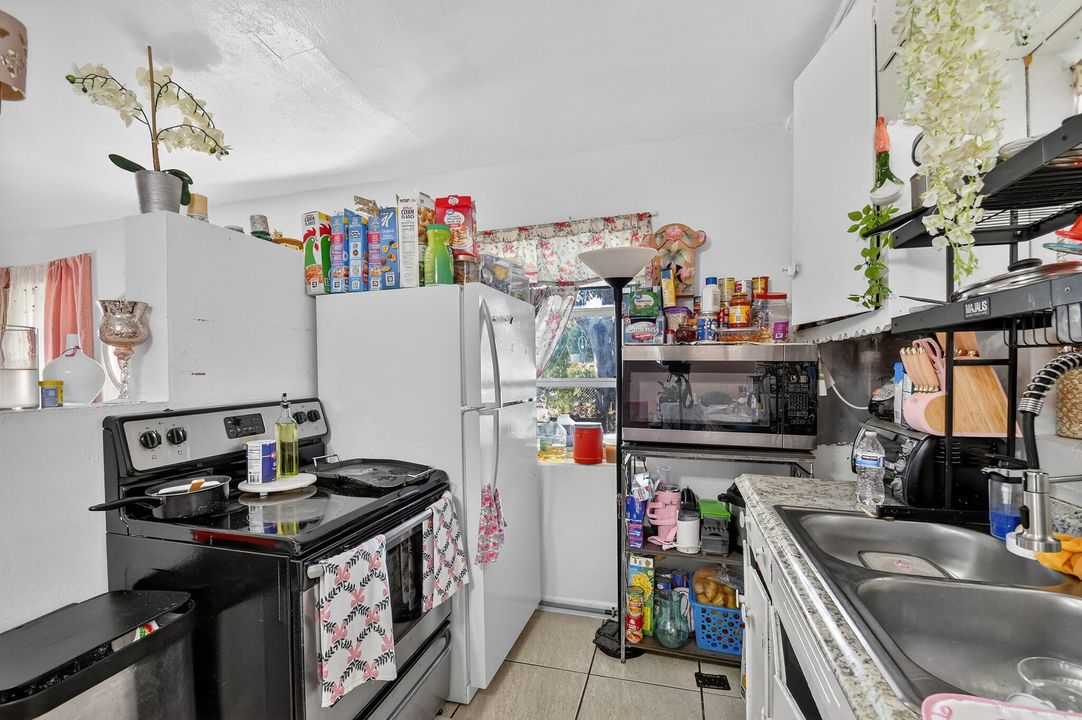 For Sale: $549,900 (0 beds, 0 baths, 1600 Square Feet)