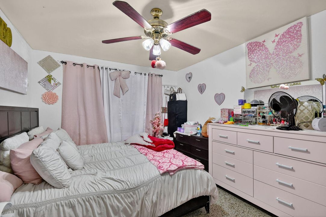 For Sale: $549,900 (0 beds, 0 baths, 1600 Square Feet)