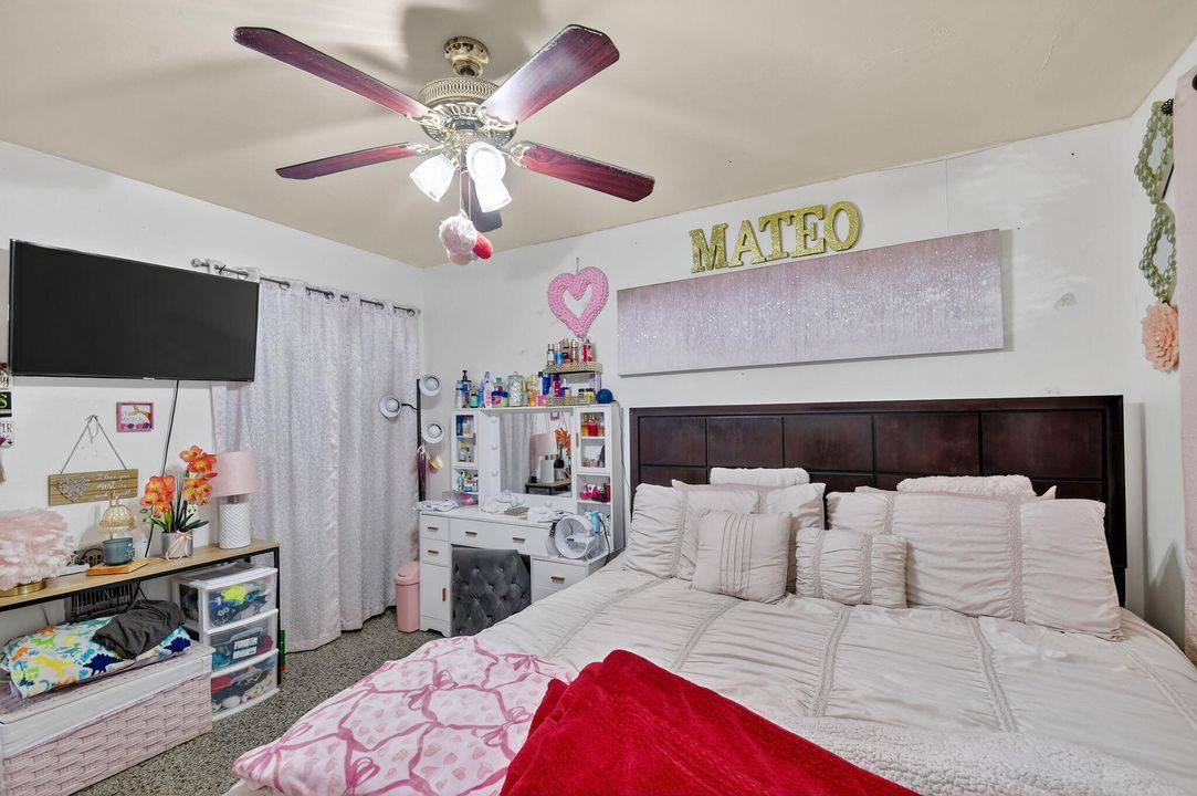 For Sale: $549,900 (0 beds, 0 baths, 1600 Square Feet)