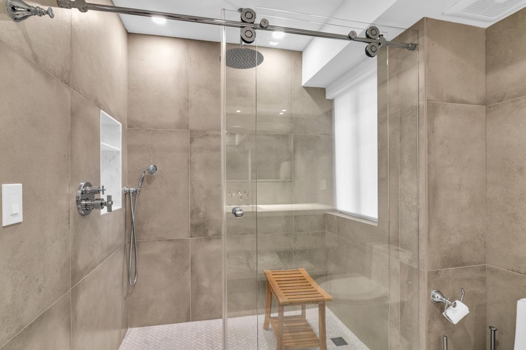 待售: $1,375,000 (2 贝兹, 2 浴室, 1706 平方英尺)