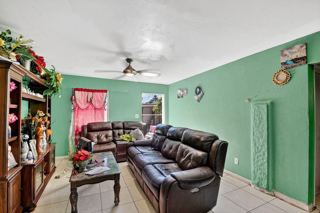 For Sale: $549,900 (0 beds, 0 baths, 1600 Square Feet)