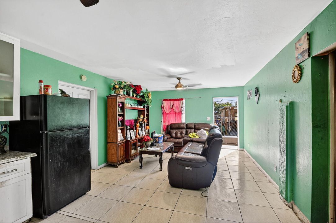 For Sale: $549,900 (0 beds, 0 baths, 1600 Square Feet)