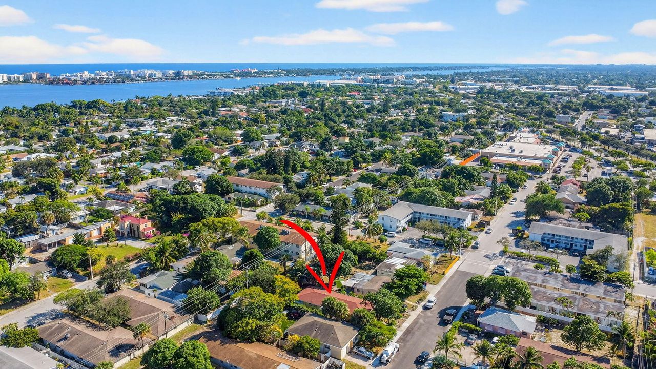 For Sale: $549,900 (0 beds, 0 baths, 1600 Square Feet)