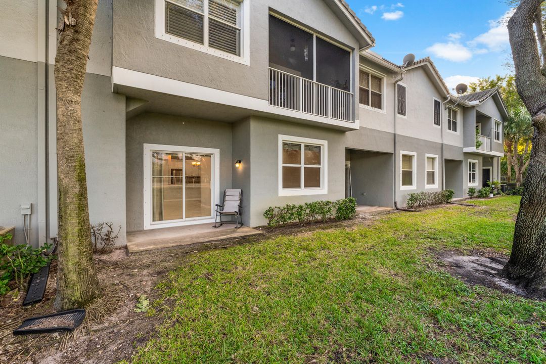 На продажу: $259,700 (3 спален, 2 ванн, 1316 Квадратных фут)