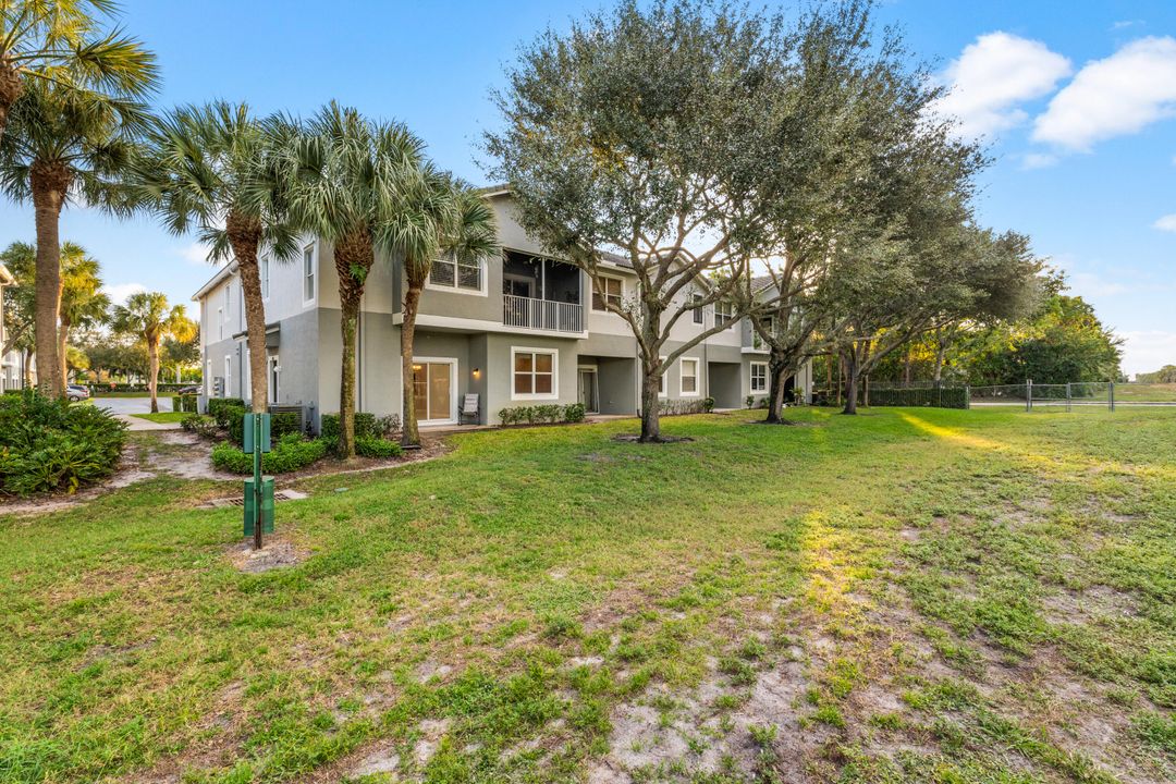 На продажу: $259,700 (3 спален, 2 ванн, 1316 Квадратных фут)