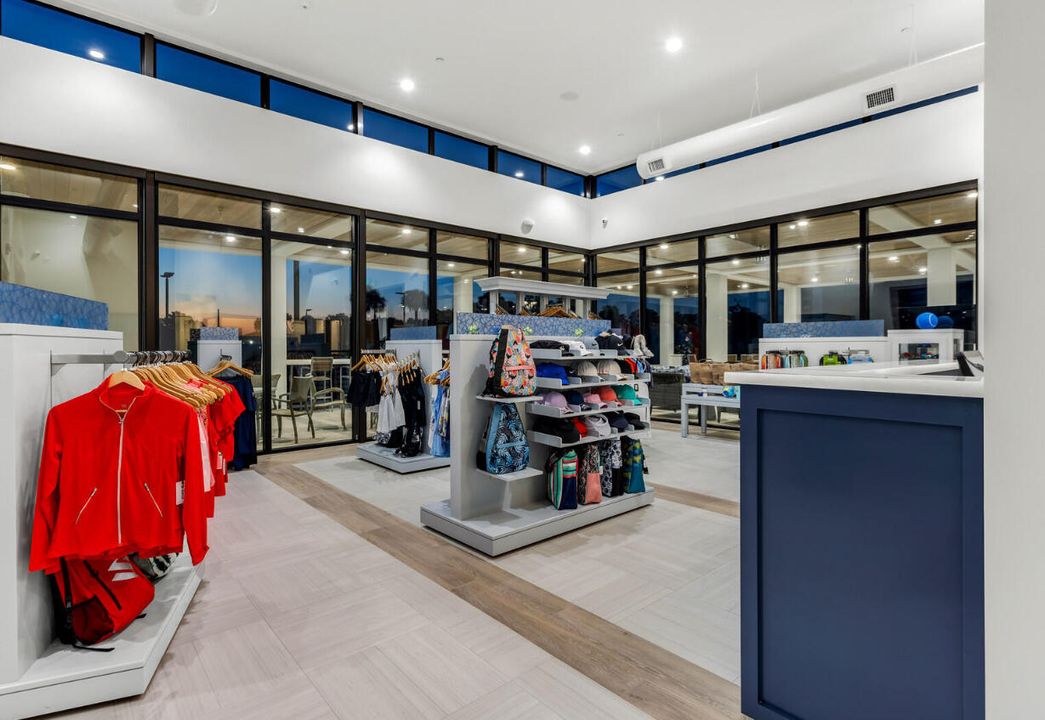 待售: $299,000 (2 贝兹, 2 浴室, 1728 平方英尺)