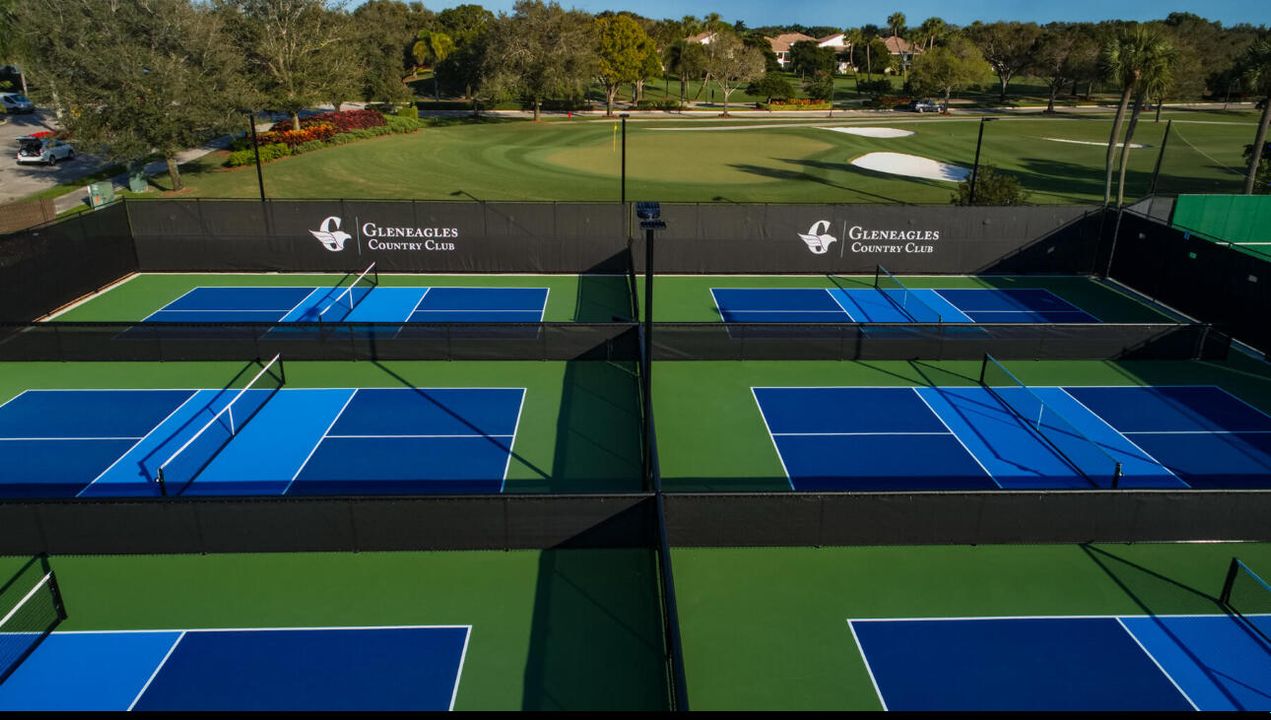 待售: $299,000 (2 贝兹, 2 浴室, 1728 平方英尺)