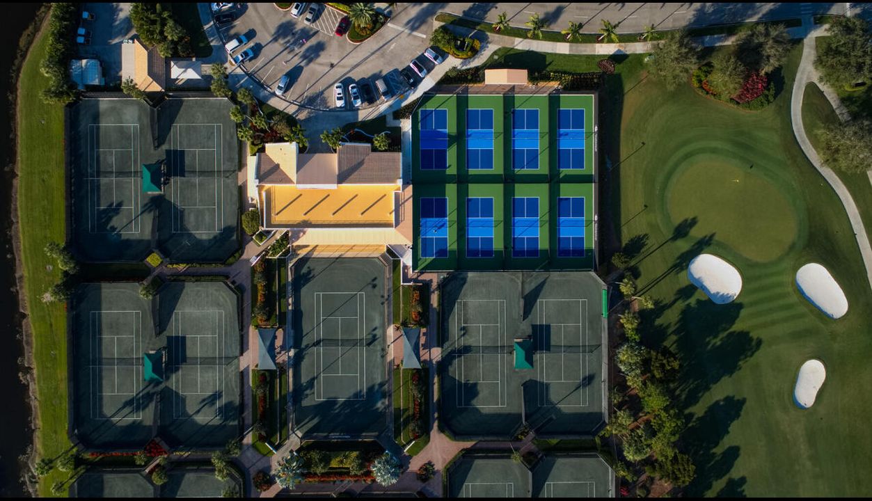 待售: $299,000 (2 贝兹, 2 浴室, 1728 平方英尺)