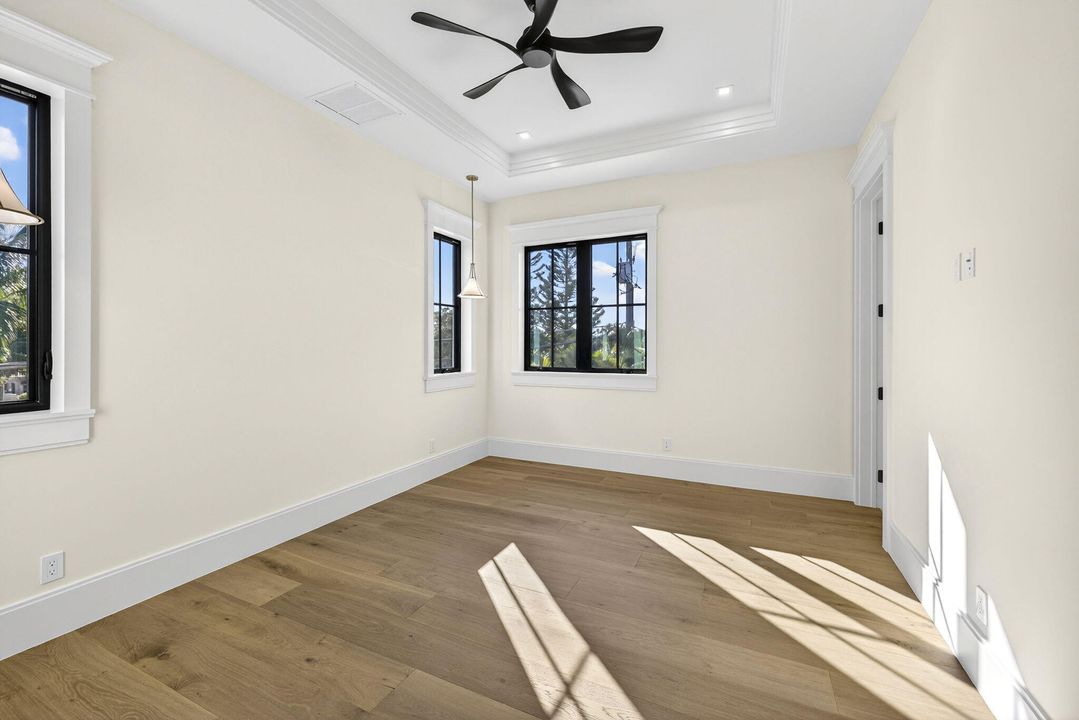 Active With Contract: $5,995,000 (4 beds, 5 baths, 4520 Square Feet)