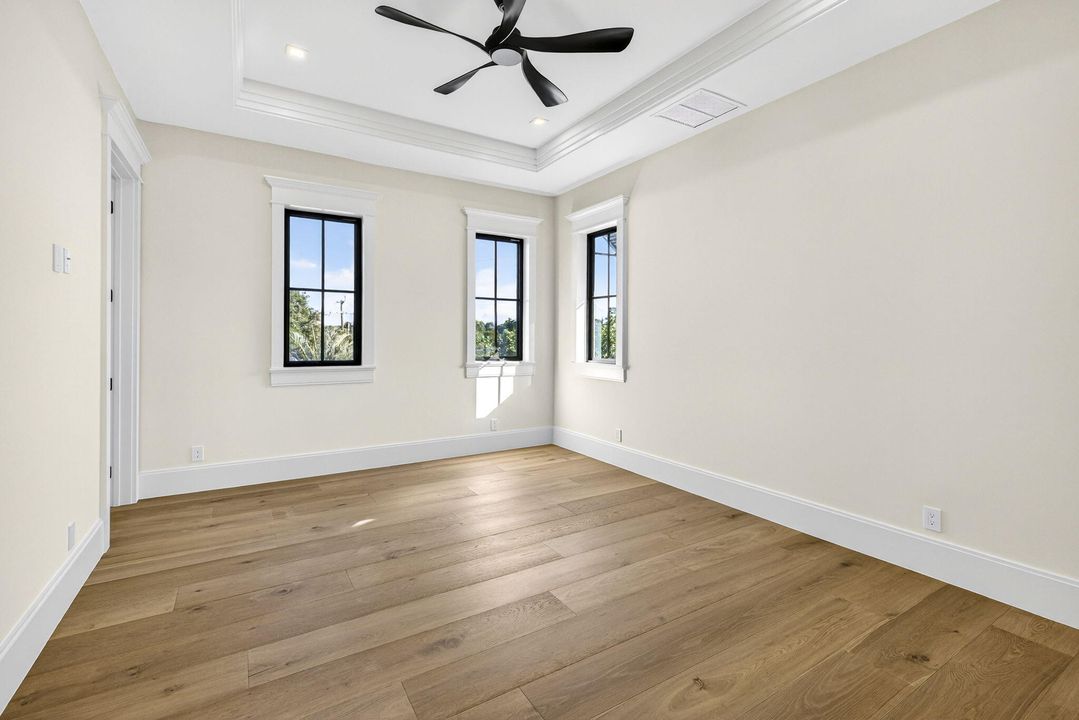 Active With Contract: $5,995,000 (4 beds, 5 baths, 4520 Square Feet)