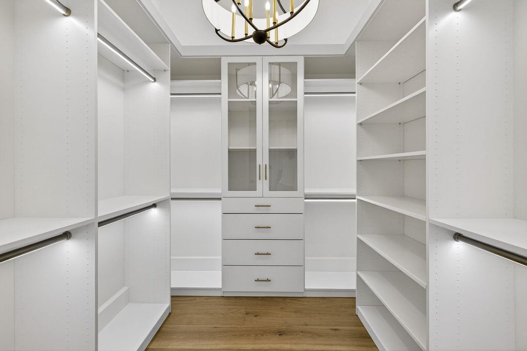 Active With Contract: $5,995,000 (4 beds, 5 baths, 4520 Square Feet)