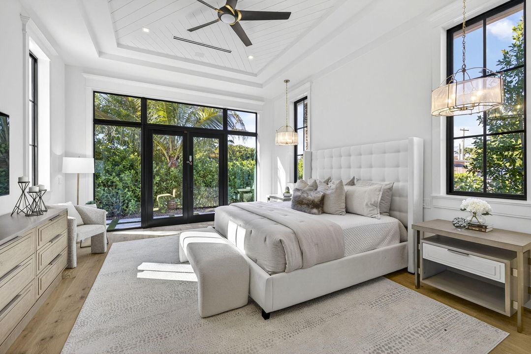 Active With Contract: $5,995,000 (4 beds, 5 baths, 4520 Square Feet)