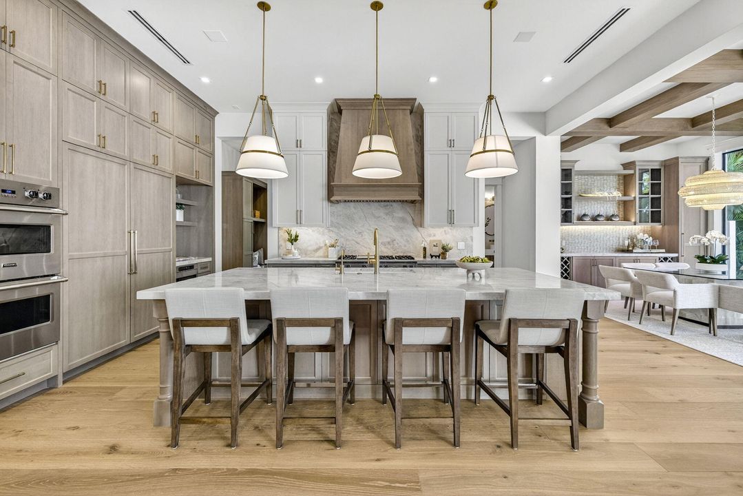 Active With Contract: $5,995,000 (4 beds, 5 baths, 4520 Square Feet)