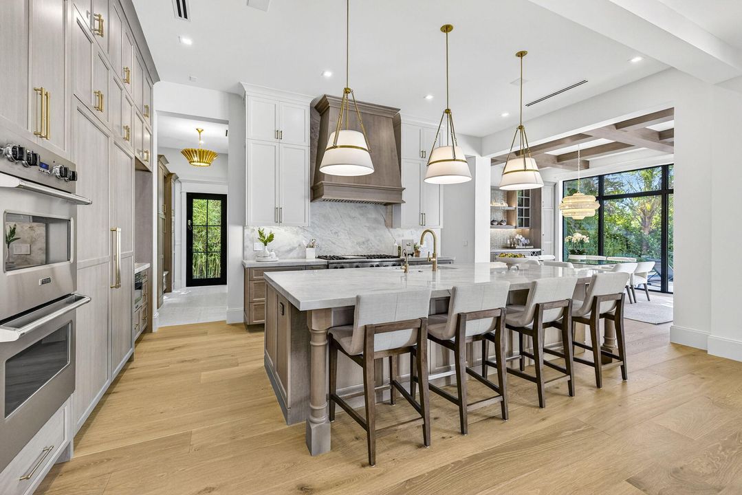 Active With Contract: $5,995,000 (4 beds, 5 baths, 4520 Square Feet)