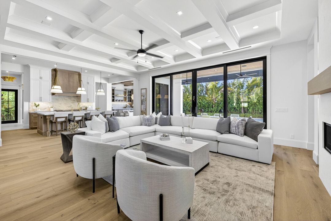 Active With Contract: $5,995,000 (4 beds, 5 baths, 4520 Square Feet)