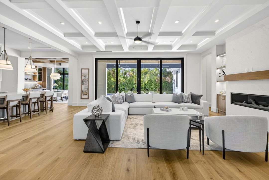 Active With Contract: $5,995,000 (4 beds, 5 baths, 4520 Square Feet)