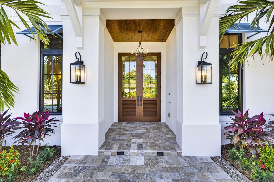 Active With Contract: $5,995,000 (4 beds, 5 baths, 4520 Square Feet)