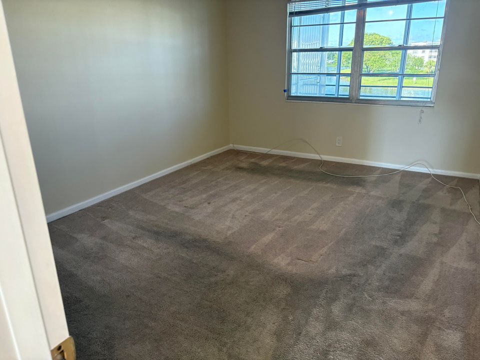 В аренду: $1,800 (2 спален, 1 ванн, 880 Квадратных фут)