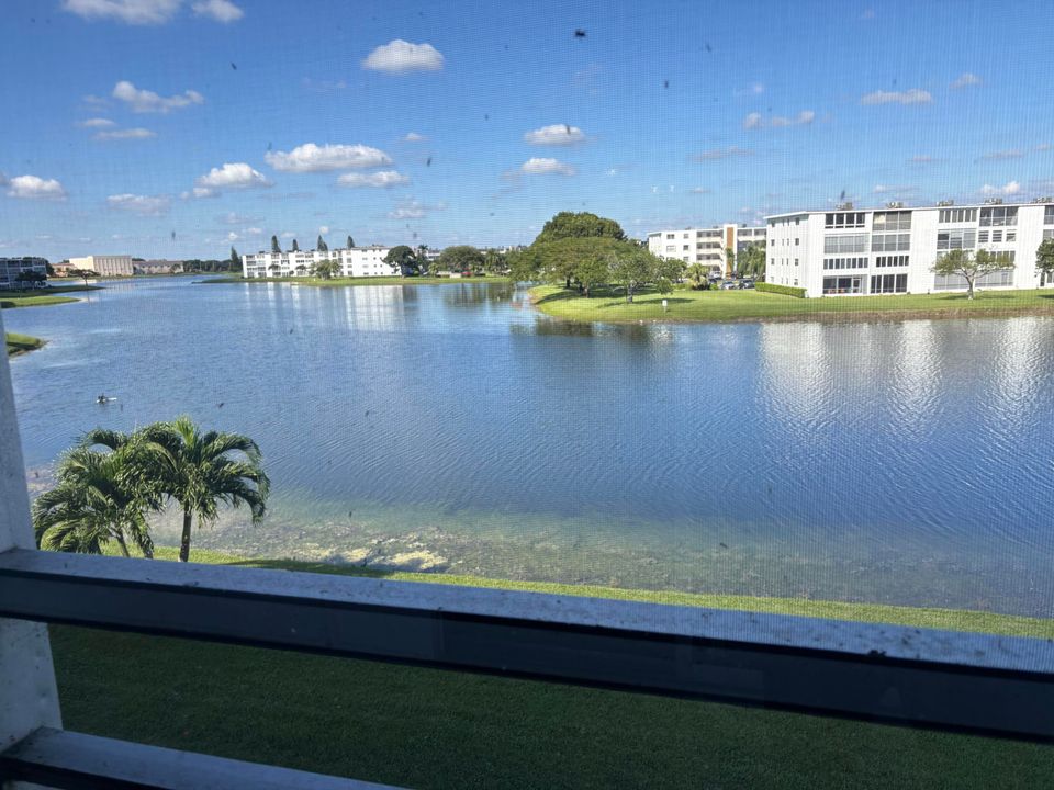 В аренду: $1,800 (2 спален, 1 ванн, 880 Квадратных фут)