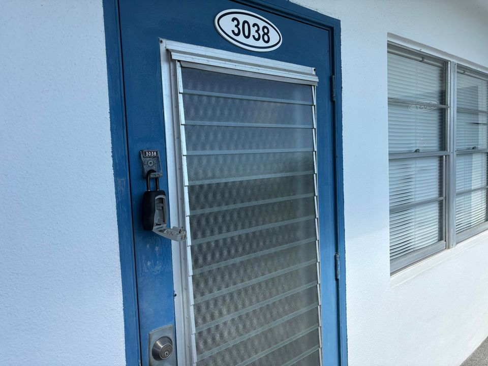 В аренду: $1,800 (2 спален, 1 ванн, 880 Квадратных фут)