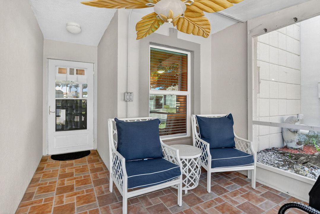 Active With Contract: $3,000 (2 beds, 2 baths, 1227 Square Feet)