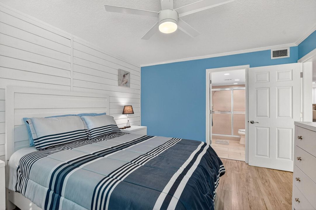 Active With Contract: $3,000 (2 beds, 2 baths, 1227 Square Feet)