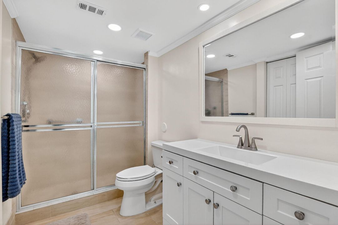 Active With Contract: $3,000 (2 beds, 2 baths, 1227 Square Feet)