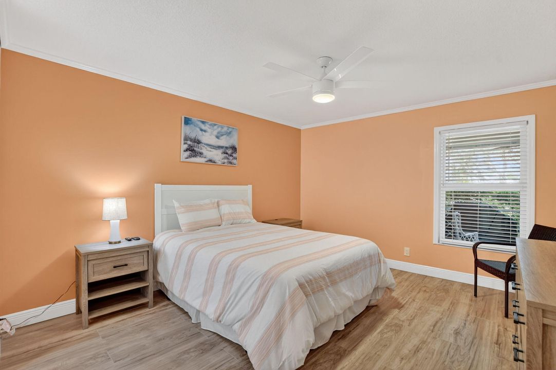 Active With Contract: $3,000 (2 beds, 2 baths, 1227 Square Feet)