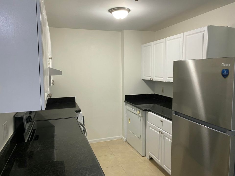 For Rent: $2,200 (3 beds, 2 baths, 1113 Square Feet)