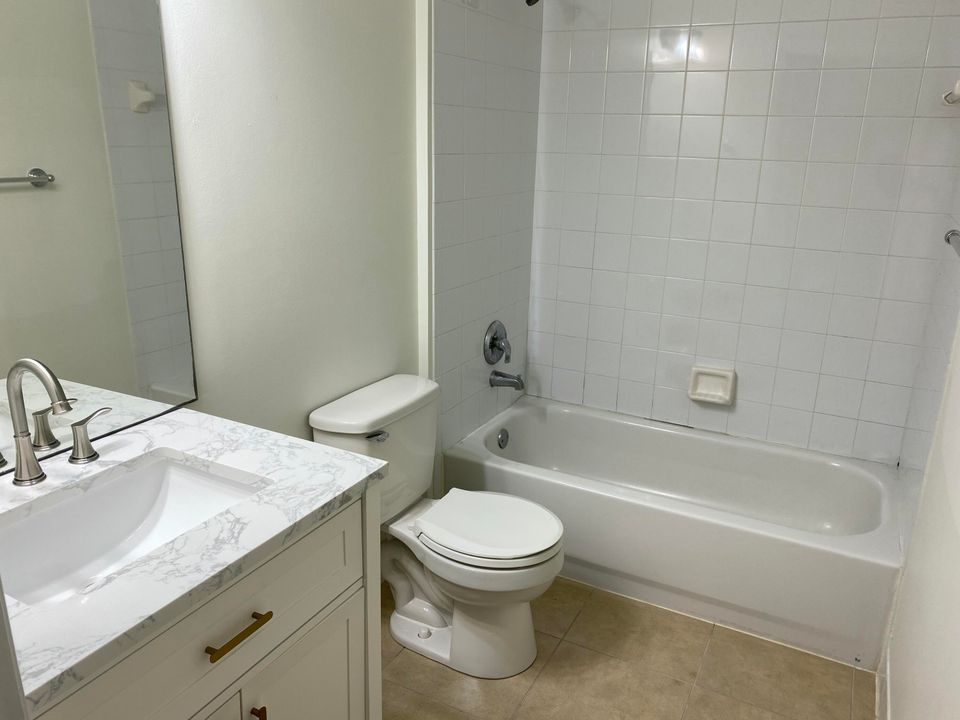 For Rent: $2,200 (3 beds, 2 baths, 1113 Square Feet)