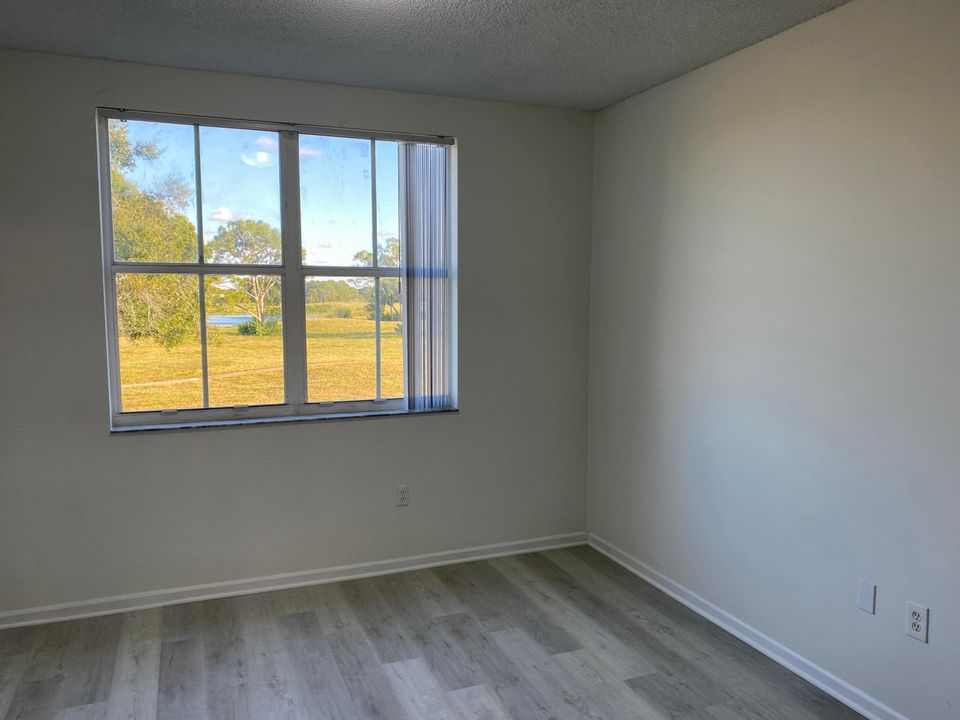 For Rent: $2,200 (3 beds, 2 baths, 1113 Square Feet)