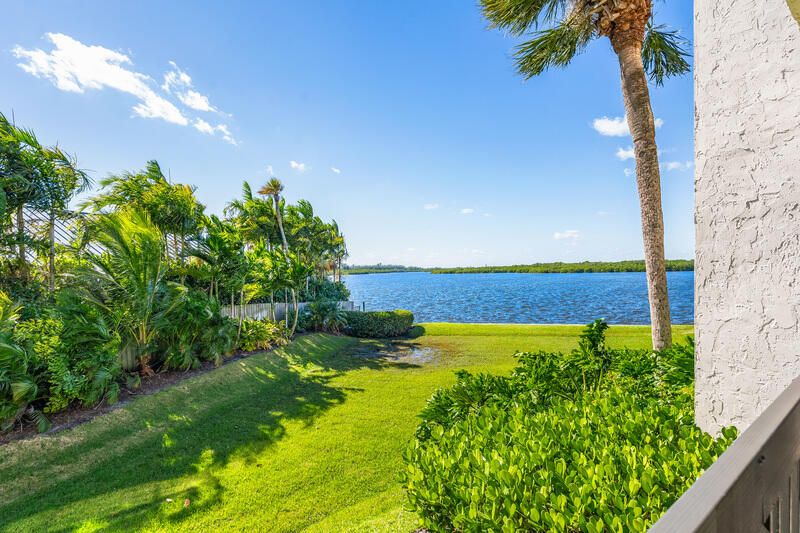 For Sale: $560,000 (2 beds, 2 baths, 1643 Square Feet)