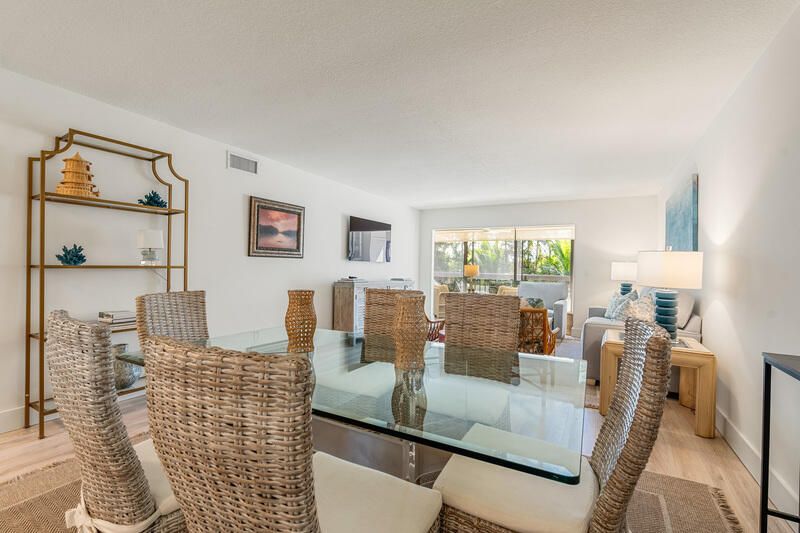 For Sale: $560,000 (2 beds, 2 baths, 1643 Square Feet)