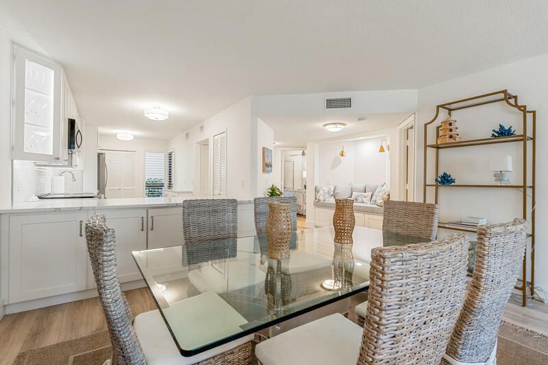 For Sale: $560,000 (2 beds, 2 baths, 1643 Square Feet)