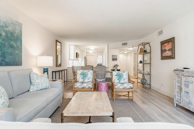 For Sale: $560,000 (2 beds, 2 baths, 1643 Square Feet)