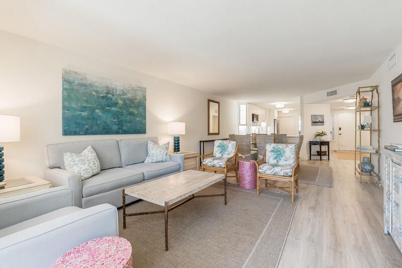 For Sale: $560,000 (2 beds, 2 baths, 1643 Square Feet)