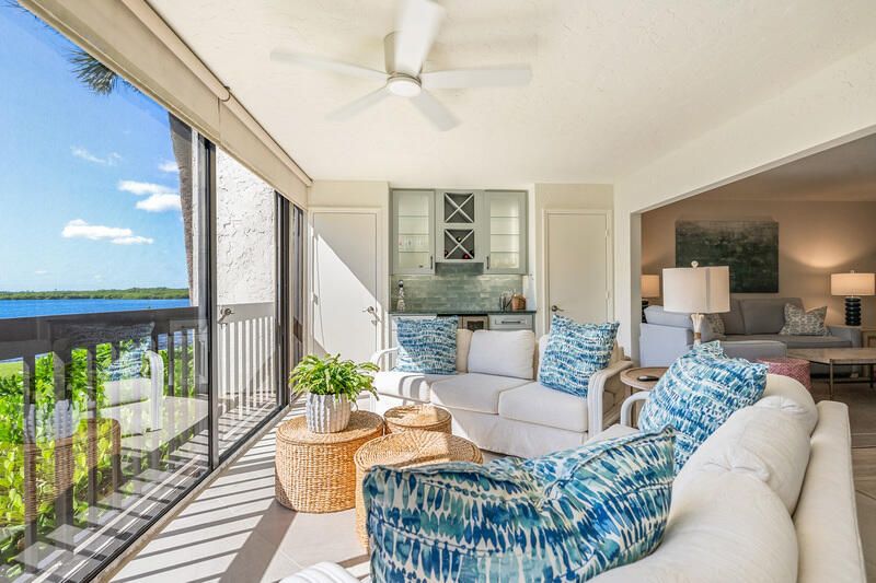 For Sale: $560,000 (2 beds, 2 baths, 1643 Square Feet)