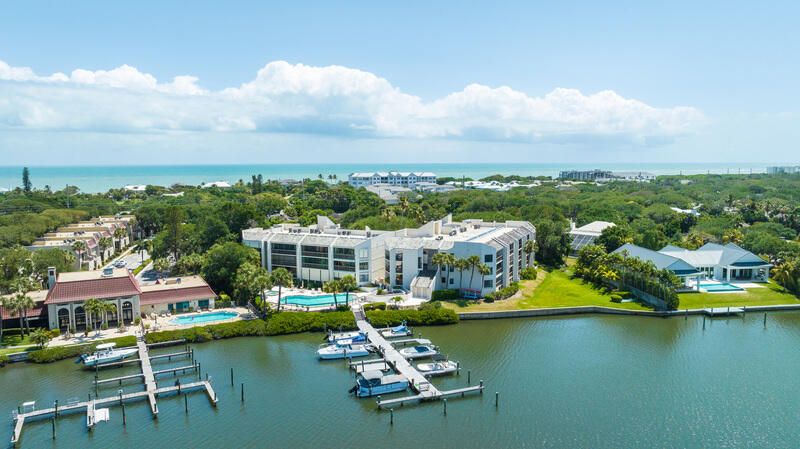 For Sale: $560,000 (2 beds, 2 baths, 1643 Square Feet)