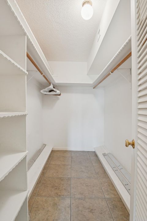 待售: $299,000 (2 贝兹, 2 浴室, 1420 平方英尺)